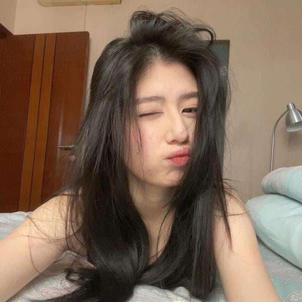 5 Potret Lydia Onic Selebgram Diduga Pemeran Video Mesum 12 Menit, Pakai Tanktop hingga Rebahan Cantik 5 Potret Lydia Onic Selebgram Diduga Pemeran Video Mesum 12 Menit, Pakai Tanktop hingga Rebahan Cantik