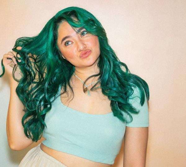 5 Potret Terbaru Marshanda dengan Rambut Warna Hijau Emerald, Disebut Mirip Karakter Sailor Neptunus 5 Potret Terbaru Marshanda dengan Rambut Warna Hijau Emerald, Disebut Mirip Karakter Sailor Neptunus