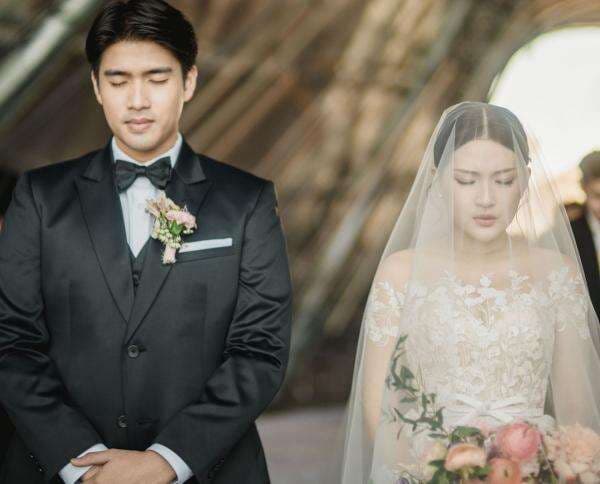 5 Potret Victor Agustino MCI Menikah dengan Angelia Christy, Lakukan Pemberkatan di Gereja 5 Potret Victor Agustino MCI Menikah dengan Angelia Christy, Lakukan Pemberkatan di Gereja