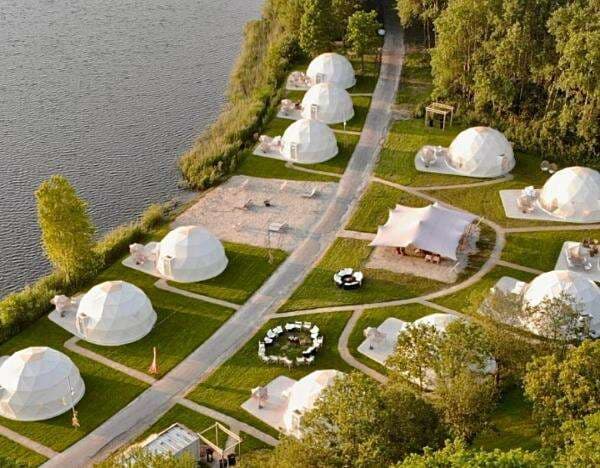 5 Tempat Glamping Terbaik di Bogor, Staycation Mewah Bernuansa Alam 5 Tempat Glamping Terbaik di Bogor, Staycation Mewah Bernuansa Alam