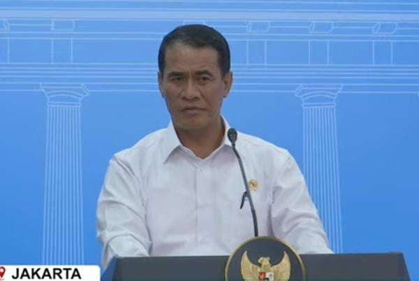 Mentan Amran: RI akan Swasembada Beras dalam 2 Bulan ke Depan Mentan Amran: RI akan Swasembada Beras dalam 2 Bulan ke Depan