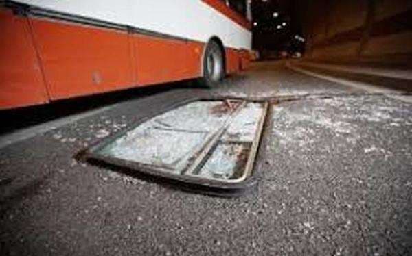 Kecelakaan Beruntun di Tol Pasuruan Libatkan 4 Kendaraan, 8 Orang Jadi Korban Kecelakaan Beruntun di Tol Pasuruan Libatkan 4 Kendaraan, 8 Orang Jadi Korban