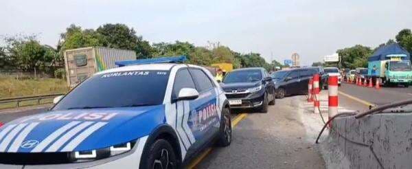 Arus Balik Libur Maulid Nabi, Contraflow Diberlakukan di Tol Japek Arah Jakarta Arus Balik Libur Maulid Nabi, Contraflow Diberlakukan di Tol Japek Arah Jakarta