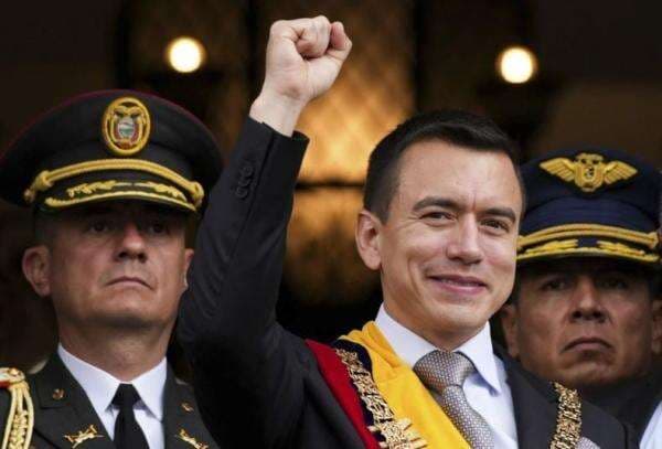 Mobil Dihujani Tembakan, Presiden Ekuador Daniel Noboa Lolos dari Maut Mobil Dihujani Tembakan, Presiden Ekuador Daniel Noboa Lolos dari Maut