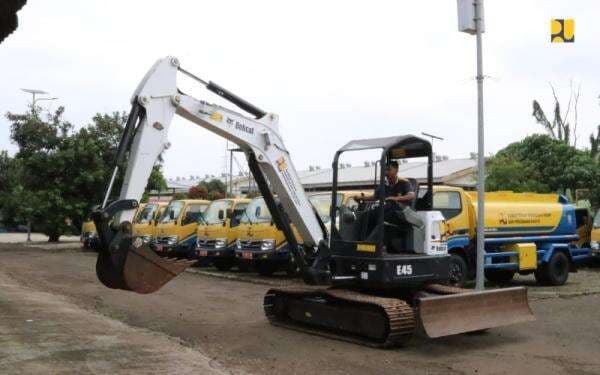 Antisipasi Banjir Akhir Tahun, PU Siap Serap Sisa Anggaran Tanggap Bencana Rp89,9 Miliar Antisipasi Banjir Akhir Tahun, PU Siap Serap Sisa Anggaran Tanggap Bencana Rp89,9 Miliar