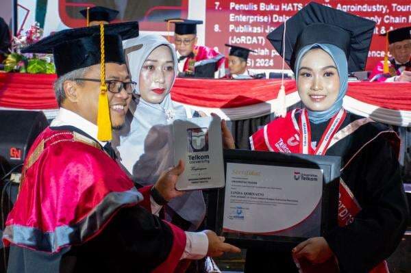 Kisah Linda, Mahasiswa Berprestasi Wisuda Periode I Telkom University Purwokerto Kisah Linda, Mahasiswa Berprestasi Wisuda Periode I Telkom University Purwokerto