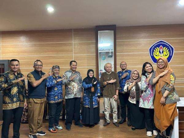 Kader Aktif Parpol Diduga Lolos Seleksi, Pansel Petrogas Karawang Dinilai Tidak Transparan Kader Aktif Parpol Diduga Lolos Seleksi, Pansel Petrogas Karawang Dinilai Tidak Transparan