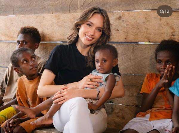 5 Hari di Papua, Cinta Laura Bawa Pulang Oleh-Oleh Pelajaran Hidup! 5 Hari di Papua, Cinta Laura Bawa Pulang Oleh-Oleh Pelajaran Hidup!