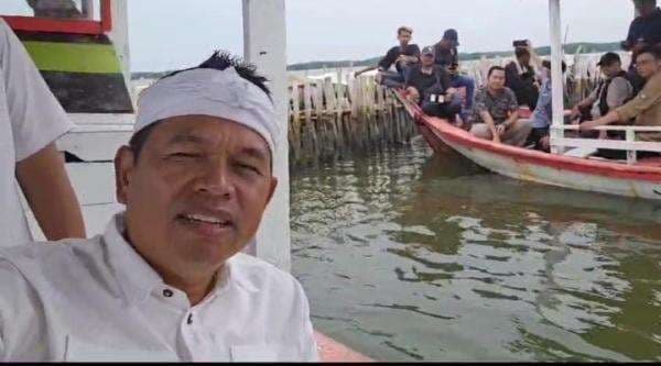 Gubernur Jabar Terpilih Dedi Mulyadi Minta Pemilik Bongkar Sendiri Pagar Laut di Tarumajaya Bekasi Gubernur Jabar Terpilih Dedi Mulyadi Minta Pemilik Bongkar Sendiri Pagar Laut di Tarumajaya Bekasi