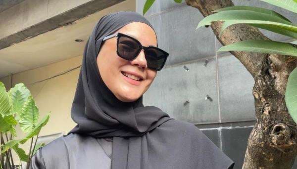 Paula Verhoeven Dicecar 30 Pertanyaan Selama 5 Jam terkait Hanania Travel, Tegaskan Tak Kenal Tersangka Paula Verhoeven Dicecar 30 Pertanyaan Selama 5 Jam terkait Hanania Travel, Tegaskan Tak Kenal Tersangka