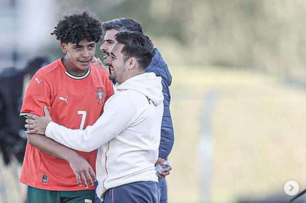 Cristiano Ronaldo Jr Resmi Debut di Timnas Portugal U-16, Tutup Pintu Negara Lain? Cristiano Ronaldo Jr Resmi Debut di Timnas Portugal U-16, Tutup Pintu Negara Lain?