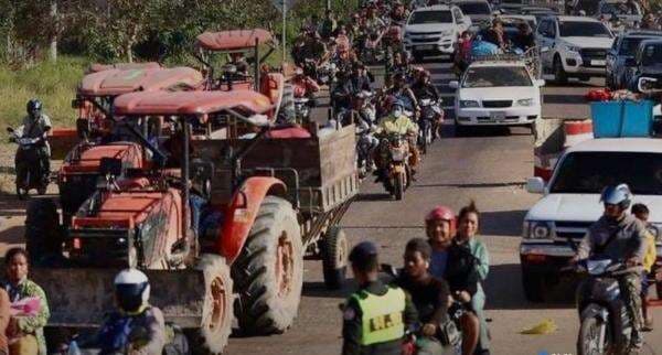 Ribuan Warga Kamboja dan Thailand Mengungsi Setelah Bentrokan Tewaskan Setidaknya 5 Orang Ribuan Warga Kamboja dan Thailand Mengungsi Setelah Bentrokan Tewaskan Setidaknya 5 Orang