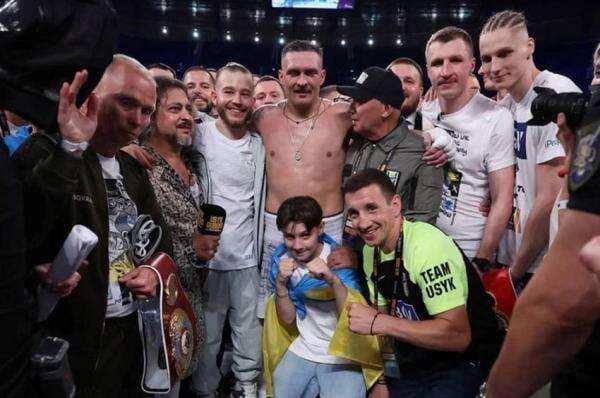 6 Fakta Menarik Oleksandr Usyk: Pernah Jadi Pesepak Bola hingga Angkat Senjata Bela Ukraina 6 Fakta Menarik Oleksandr Usyk: Pernah Jadi Pesepak Bola hingga Angkat Senjata Bela Ukraina