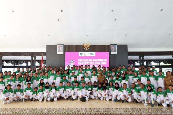 Ratusan Atlet dan Official Kabupaten Lumajang Diberangkatkan ke Bangkalan untuk POPDA XIV Ratusan Atlet dan Official Kabupaten Lumajang Diberangkatkan ke Bangkalan untuk POPDA XIV