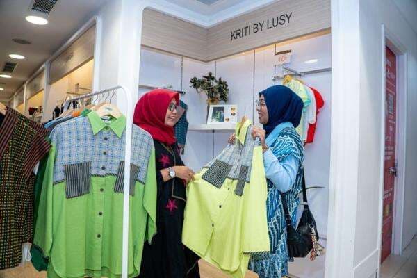 Bersama BRI, Kriti by Lusy Jajaki Potensi Wastra Nusantara di Pasar Mancanegara Bersama BRI, Kriti by Lusy Jajaki Potensi Wastra Nusantara di Pasar Mancanegara