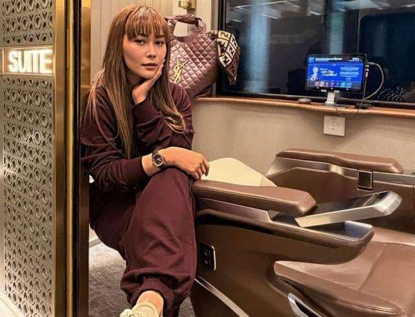 Inul Daratista Geram Dituding Gila Hormat, Ungkap Alasan Petugas KAI Melayani Sambil Jongkok Inul Daratista Geram Dituding Gila Hormat, Ungkap Alasan Petugas KAI Melayani Sambil Jongkok