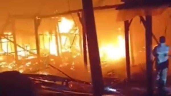 Tragis! Kebakaran 3 Rumah di Grobogan, Kakek Penderita Stroke Tewas Terjebak di Kamar Tragis! Kebakaran 3 Rumah di Grobogan, Kakek Penderita Stroke Tewas Terjebak di Kamar