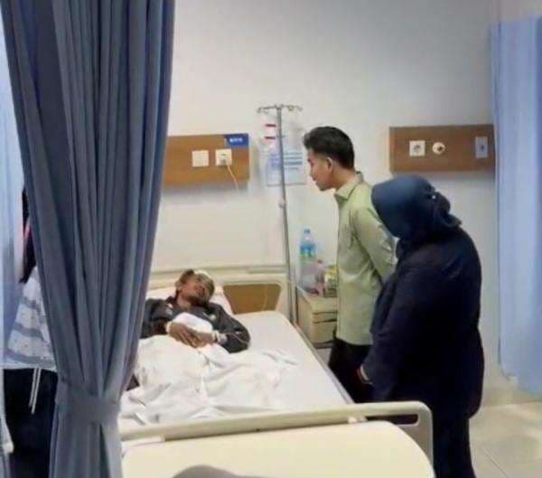 Momen Gibran Jenguk Korban Demo di RSCM dan RS Pelni Momen Gibran Jenguk Korban Demo di RSCM dan RS Pelni
