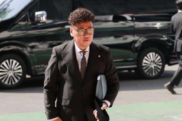 Uya Kuya Izinkan Netizen Menghujatnya: Saya Tidak Anti-Kritik! Uya Kuya Izinkan Netizen Menghujatnya: Saya Tidak Anti-Kritik!