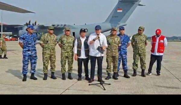 Seskab Teddy: 28 Helikopter Dikerahkan untuk Distribusi Bantuan dan Evakuasi Korban Bencana di Sumatera Seskab Teddy: 28 Helikopter Dikerahkan untuk Distribusi Bantuan dan Evakuasi Korban Bencana di Sumatera