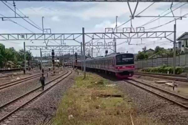 Gangguan Teratasi, KRL Lintas Maja-Tigaraksa Sudah Bisa Dilalui 2 Jalur Gangguan Teratasi, KRL Lintas Maja-Tigaraksa Sudah Bisa Dilalui 2 Jalur