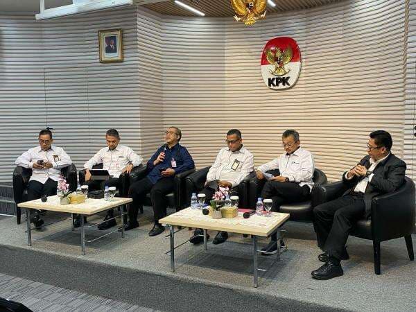 Rendahnya Gaji Kepala Daerah yang Bikin Tergoda Korupsi Disorot KPK Rendahnya Gaji Kepala Daerah yang Bikin Tergoda Korupsi Disorot KPK