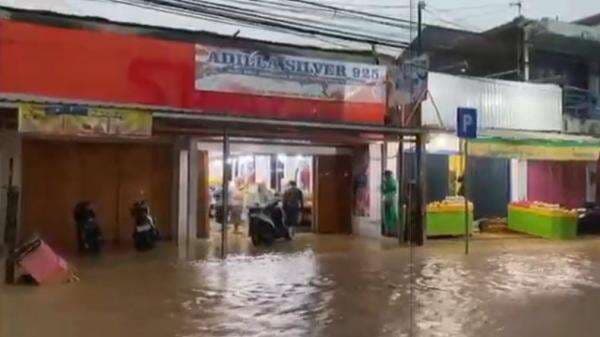 Identitas 2 Warga Brebes Hilang Terseret Banjir Bandang, 1 Ditemukan Tewas Identitas 2 Warga Brebes Hilang Terseret Banjir Bandang, 1 Ditemukan Tewas