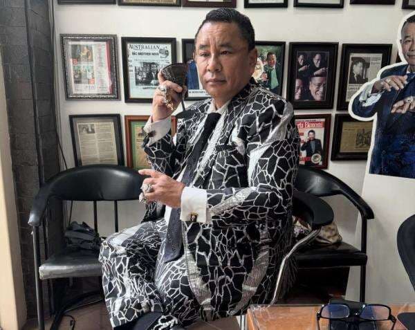 Filosofi Penampilan Glamor Hotman Paris, Tak Sekadar Pamer! Filosofi Penampilan Glamor Hotman Paris, Tak Sekadar Pamer!