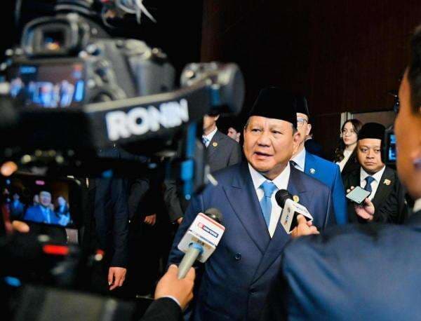 RI Targetkan Stop Impor BBM dalam 5 Tahun, Prabowo: Indonesia Bisa Berdiri di Atas Kaki Sendiri RI Targetkan Stop Impor BBM dalam 5 Tahun, Prabowo: Indonesia Bisa Berdiri di Atas Kaki Sendiri