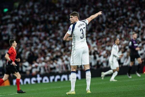 MU Ngebet Rekrut Micky van de Ven, Tottenham Pasang Harga Gila Rp2,25 Triliun MU Ngebet Rekrut Micky van de Ven, Tottenham Pasang Harga Gila Rp2,25 Triliun