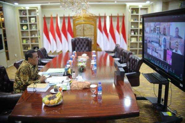 Luar Biasa! Mentan RI Menguji Dirut BULOG dalam Ujian Hasil Penelitian Program S3 SIL UI Luar Biasa! Mentan RI Menguji Dirut BULOG dalam Ujian Hasil Penelitian Program S3 SIL UI