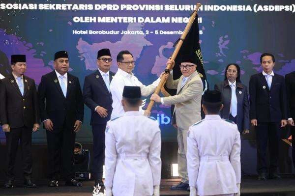 Dikukuhkan Mendagri Tito Karnavian, DPRD Jabar Pimpin ADPSI dan ASDEPSI 2025-2030 Dikukuhkan Mendagri Tito Karnavian, DPRD Jabar Pimpin ADPSI dan ASDEPSI 2025-2030