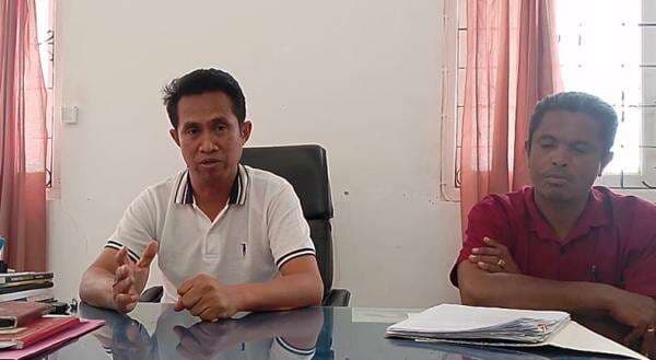 Distransnaker Sumba Timur Rekomendasikan Eks Pegawai Bank di Waingapu ini Tempuh Jalur Sidang PHI Distransnaker Sumba Timur Rekomendasikan Eks Pegawai Bank di Waingapu ini Tempuh Jalur Sidang PHI