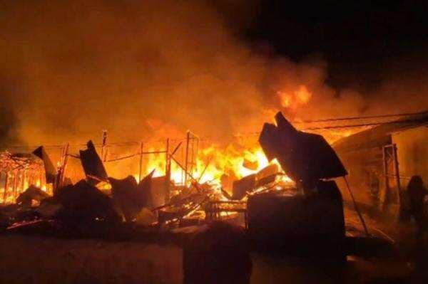 Kebakaran Puluhan Rumah di Katingan Kalteng, Warga Terdampak Mengungsi hingga Cari Kos Kebakaran Puluhan Rumah di Katingan Kalteng, Warga Terdampak Mengungsi hingga Cari Kos