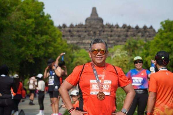 Finish 10K Borobudur Marathon 2025, Rasa Lelah Pelari Terbayar oleh Keindahan Alam Magelang Finish 10K Borobudur Marathon 2025, Rasa Lelah Pelari Terbayar oleh Keindahan Alam Magelang
