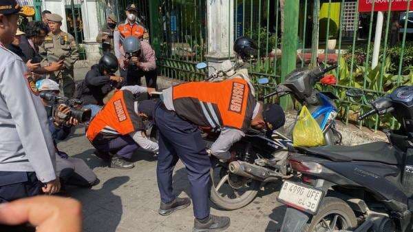 Penertiban Parkir Liar Jakarta, Jukir KTP Luar DKI Akan Dipulangkan ke Daerah Asal Penertiban Parkir Liar Jakarta, Jukir KTP Luar DKI Akan Dipulangkan ke Daerah Asal