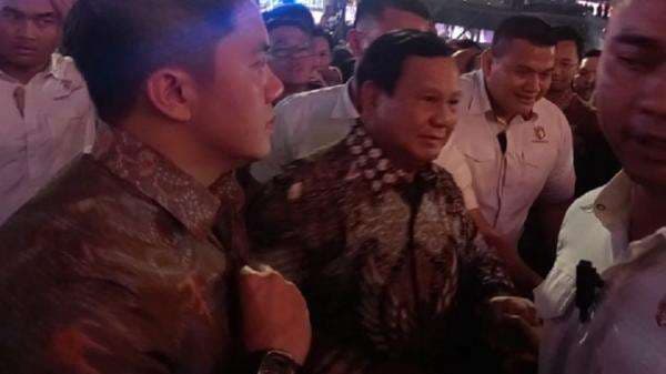 Malam Pergantian Tahun, Prabowo Temui Warga di Bundaran HI Malam Pergantian Tahun, Prabowo Temui Warga di Bundaran HI