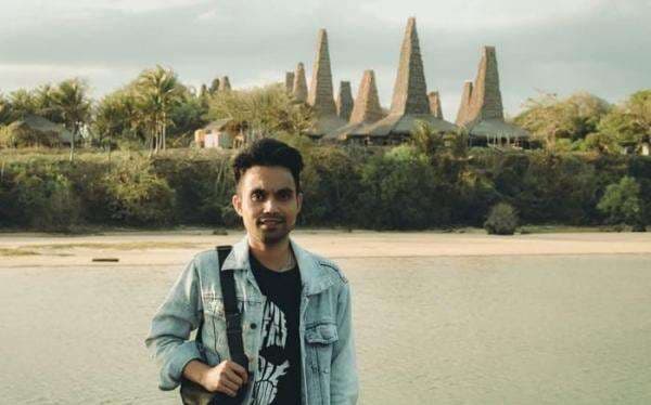 Viralnya Aib Sumba dari Kampung Ratenggaro: Di Mana Peran Negara dan Etika Konten? Viralnya Aib Sumba dari Kampung Ratenggaro: Di Mana Peran Negara dan Etika Konten?