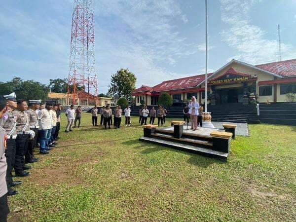 Sidokkes dan dr Yunita Putri MMR Edukasi Personel Polres Way Kanan jaga Perilaku Hidup Bersih Sidokkes dan dr Yunita Putri MMR Edukasi Personel Polres Way Kanan jaga Perilaku Hidup Bersih