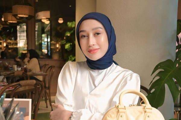 Reza Gladys Siap Gugat Balik Nikita Mirzani, Ajukan Ganti Rugi Rp4 Miliar Reza Gladys Siap Gugat Balik Nikita Mirzani, Ajukan Ganti Rugi Rp4 Miliar