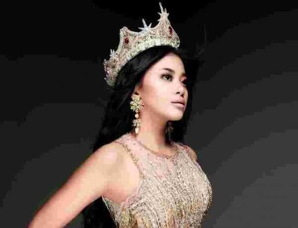 Komang Jeshinta Ericka, Harumkan Bali di Dunia Model Komang Jeshinta Ericka, Harumkan Bali di Dunia Model