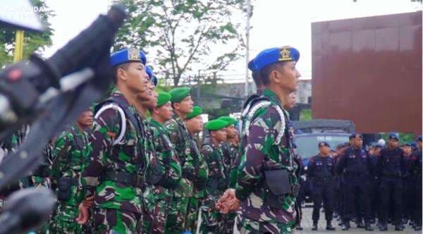 Polresta Samarinda Kerahkan 980 Personel Gabungan Kawal Unjuk Rasa di DPRD Kaltim Hari Ini Polresta Samarinda Kerahkan 980 Personel Gabungan Kawal Unjuk Rasa di DPRD Kaltim Hari Ini