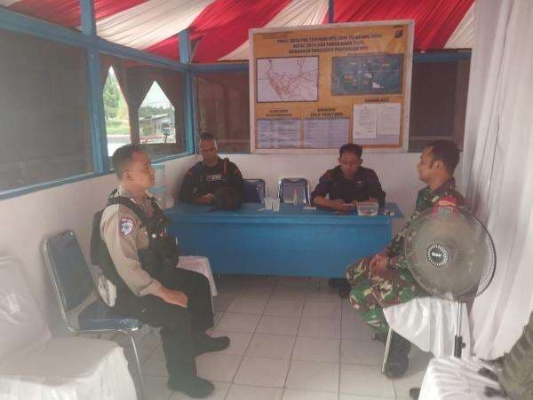 Aparat Gabungan di Pqngkalan Bun Bersiaga di Pos Pengamanan Tahun Baru 2025 Aparat Gabungan di Pqngkalan Bun Bersiaga di Pos Pengamanan Tahun Baru 2025