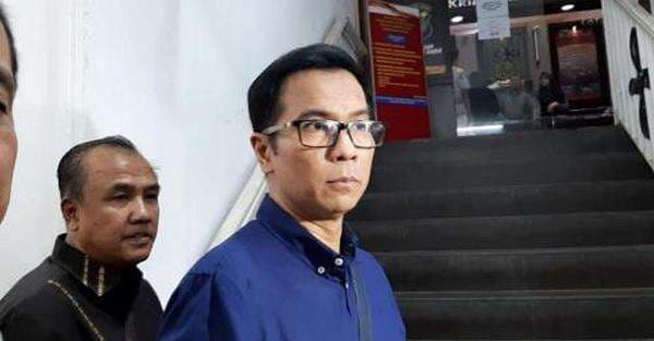 6 Kronologi Aktor Krisna Mukti Terjerat Utang hingga Rp3 Miliar Gegara Gagal Nyaleg 6 Kronologi Aktor Krisna Mukti Terjerat Utang hingga Rp3 Miliar Gegara Gagal Nyaleg