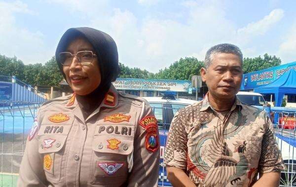 Liburan Sekolah, Pemohon SIM di Jombang Meningkat 30 Persen Didominasi Pelajar Liburan Sekolah, Pemohon SIM di Jombang Meningkat 30 Persen Didominasi Pelajar