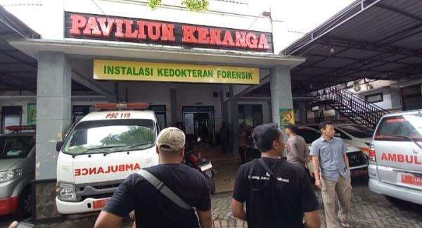 Diduga Dikejar Gerombolan Bermotor, Remaja Patrol Sahur di Jombang Tewas Kecelakaan Tabrak Beton Diduga Dikejar Gerombolan Bermotor, Remaja Patrol Sahur di Jombang Tewas Kecelakaan Tabrak Beton