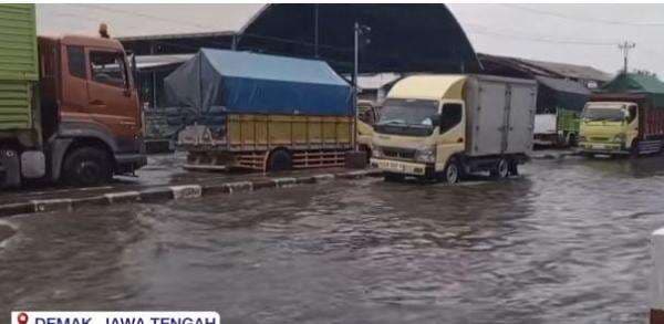 3 Jalur Alternatif ke Demak yang Lebih Cepat dan Lancar untuk Hindari Kemacetan Jalur Pantura 3 Jalur Alternatif ke Demak yang Lebih Cepat dan Lancar untuk Hindari Kemacetan Jalur Pantura