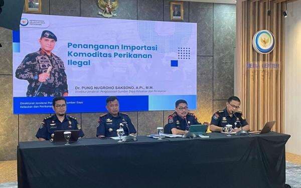 Masuk Lewat Pelabuhan Tanjung Priok, 100 Ton Ikan Kaleng Impor Ilegal Diamankan Masuk Lewat Pelabuhan Tanjung Priok, 100 Ton Ikan Kaleng Impor Ilegal Diamankan