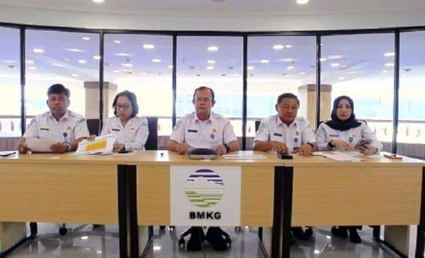 Gempa M7,7 Filipina Picu Tsunami di RI, BMKG: Tak Masuk Zona Megathrust Gempa M7,7 Filipina Picu Tsunami di RI, BMKG: Tak Masuk Zona Megathrust