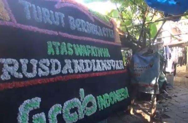 Tragis! Driver Ojol di Makassar Tewas usai Dikeroyok Massa Aksi karena Disangka Intel Tragis! Driver Ojol di Makassar Tewas usai Dikeroyok Massa Aksi karena Disangka Intel